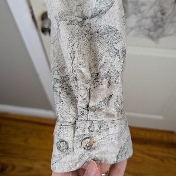 Johnny Was | Floral Sketch Button Down Shirt Size Small - Picture 9 of 10